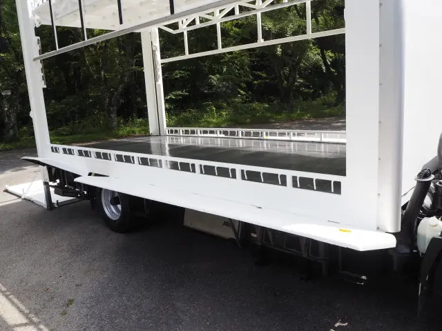 いすゞ エルフ PKG-NPR75N(2WD)の写真16