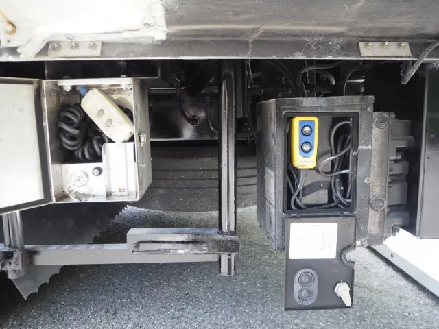 いすゞ エルフ PKG-NPR75N(2WD)の写真25