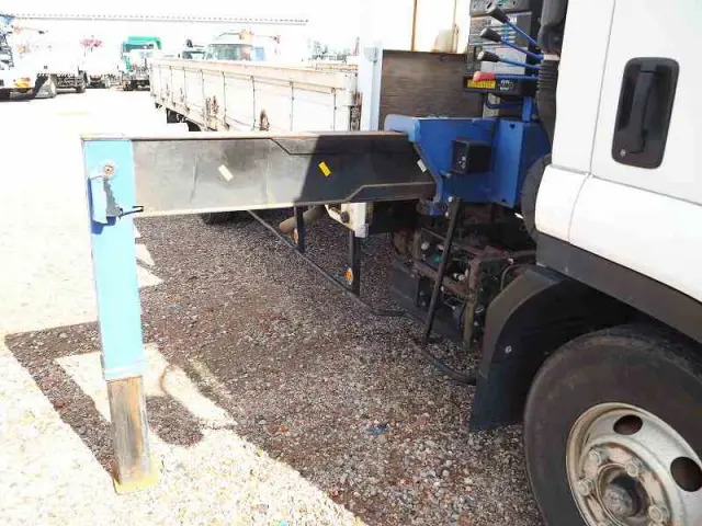 いすゞ フォワード SKG-FRR90S1(2WD)の写真9