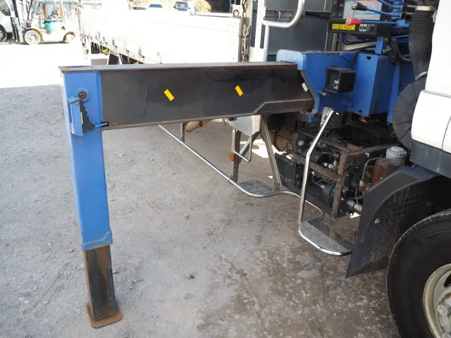 いすゞ フォワード SKG-FRR90S1(2WD)の写真9