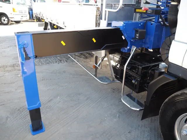 いすゞ フォワード SKG-FRR90S1(2WD)の写真9