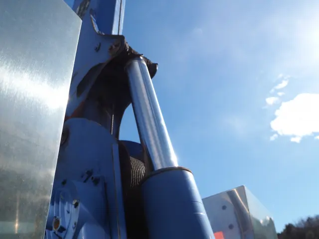 いすゞ フォワード SKG-FRR90S1(2WD)の写真11