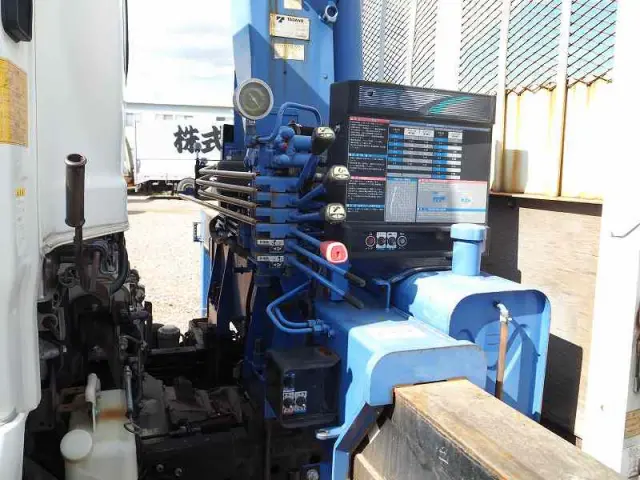 いすゞ フォワード SKG-FRR90S1(2WD)の写真15