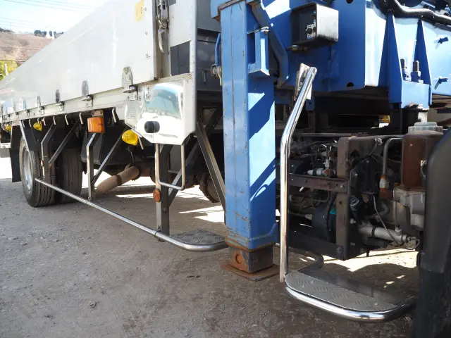 いすゞ フォワード SKG-FRR90S1(2WD)の写真22