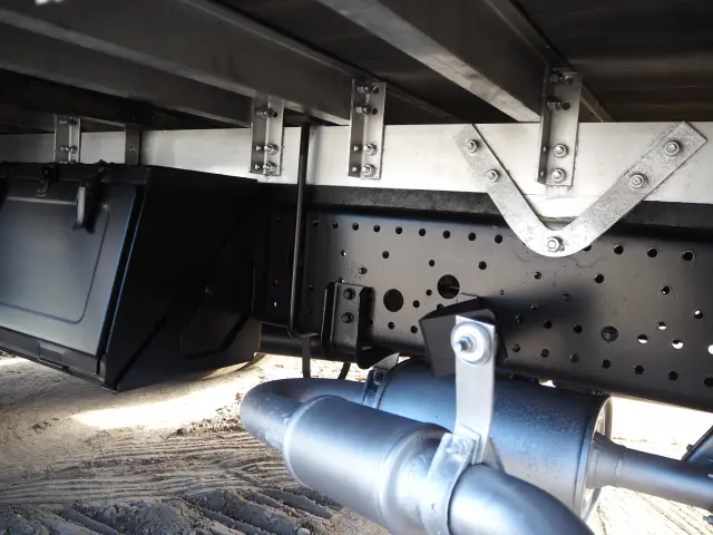 いすゞ フォワード SKG-FRR90S1(2WD)の写真24