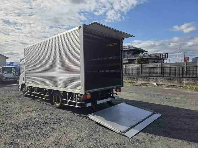 いすゞ エルフ SKG-NPR85AN(2WD)の写真9