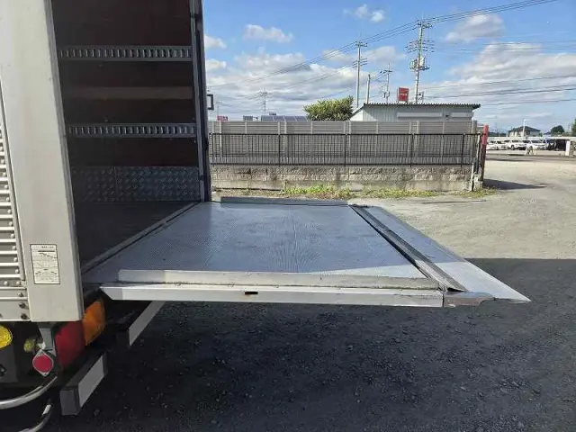 いすゞ エルフ SKG-NPR85AN(2WD)の写真13