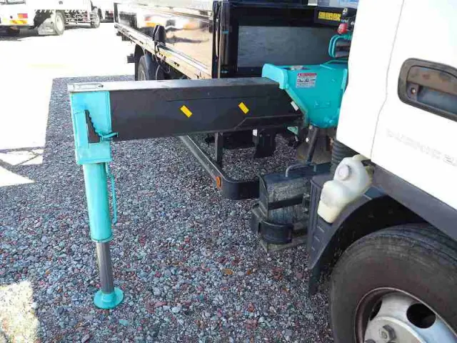 三菱 キャンター 2PG-FEB90(2WD)の写真9