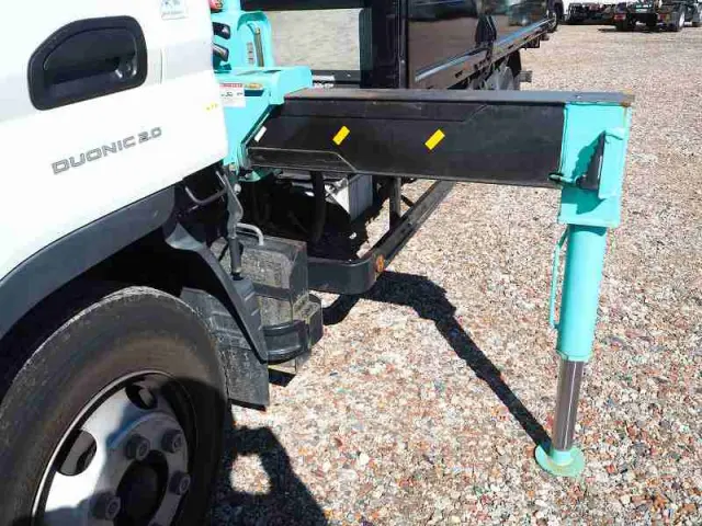 三菱 キャンター 2PG-FEB90(2WD)の写真13