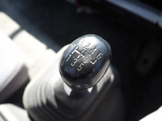 いすゞ フォワード ADG-FRR90J3S(2WD)の写真49