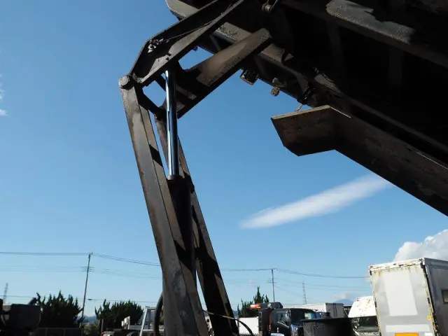 UD クオン LDG-CW5XL(6x4)の写真31