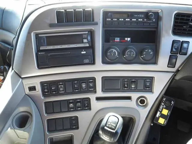 UD クオン LDG-CW5XL(6x4)の写真45