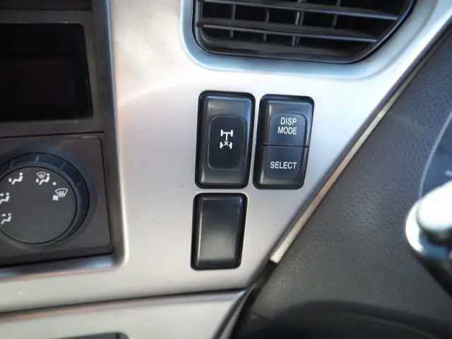 UD クオン LDG-CW5XL(6x4)の写真48