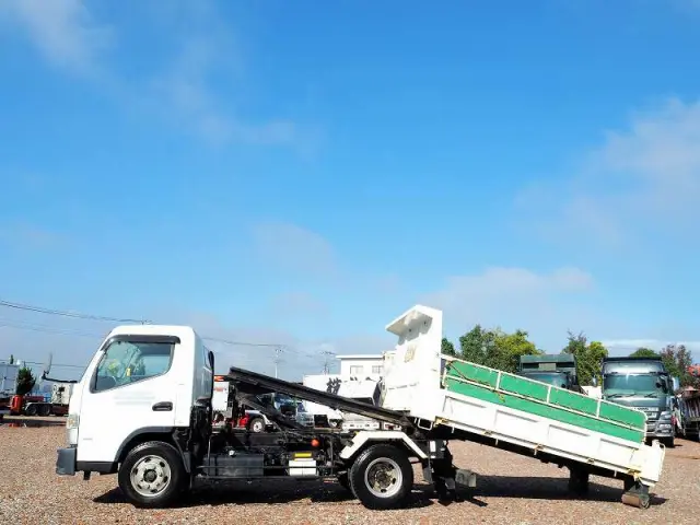 三菱 キャンター 2PG-FEBM0(2WD)の写真2