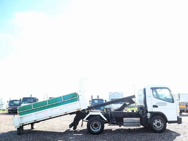 三菱 キャンター 2PG-FEBM0(2WD)の写真6