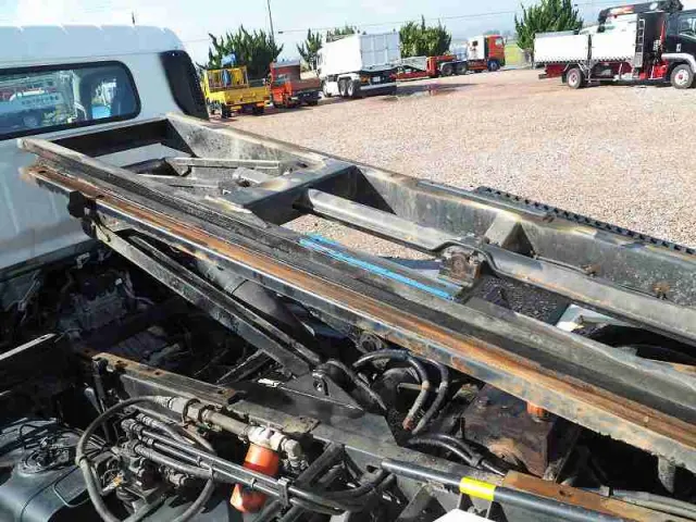 三菱 キャンター 2PG-FEBM0(2WD)の写真10