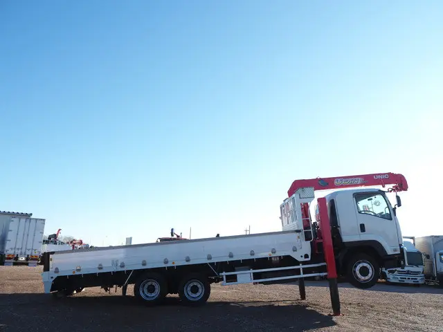 いすゞ フォワード QKG-FVZ34U2(6x4)の写真6