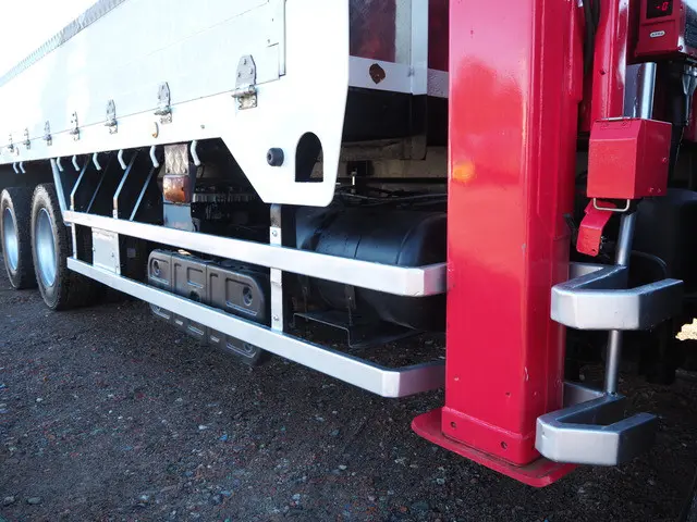 いすゞ フォワード QKG-FVZ34U2(6x4)の写真24