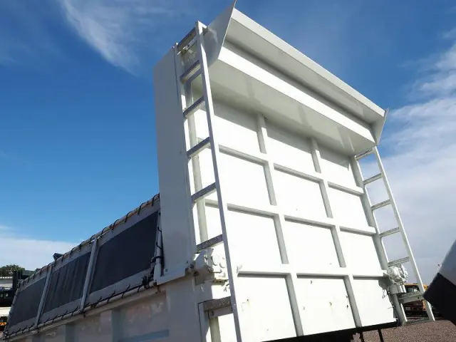 いすゞ フォワード SKG-FRR90S1(2WD)の写真40