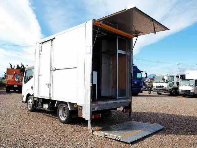 日産 アトラス SKG-TZ2F24(2WD)の写真1