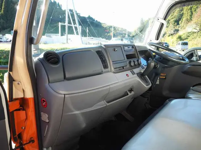 三菱 キャンター TKG-FEA50(2WD)の写真45