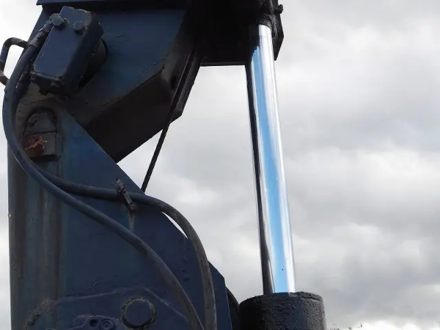 三菱 キャンター KK-FE82EEV(2WD)の写真14