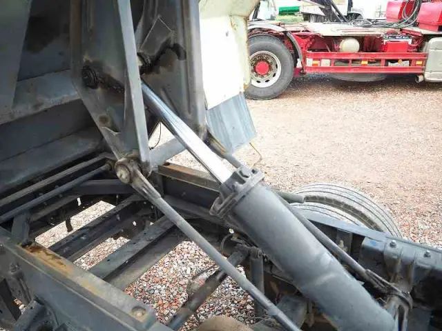 三菱 キャンター KK-FE82EEV(2WD)の写真30