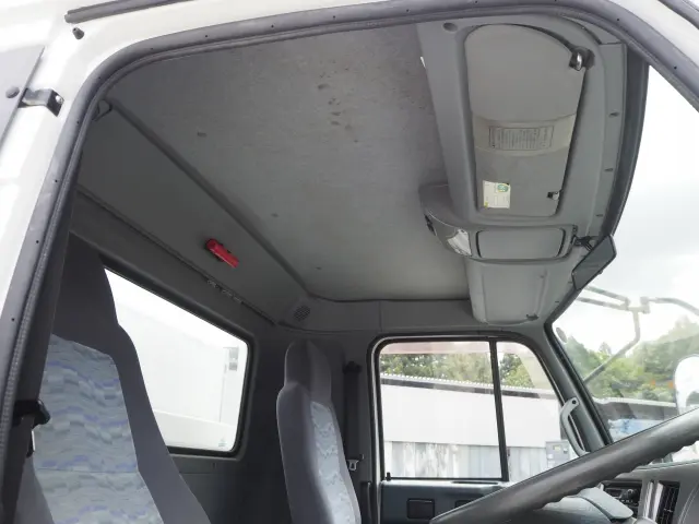 UD コンドル BDG-MK35C(2WD)の写真44