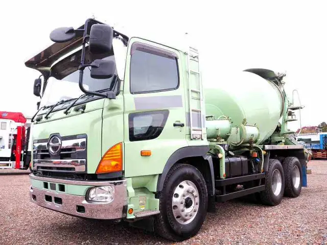 日野 プロフィア QPG-FS1AKDA(6x4)の写真1