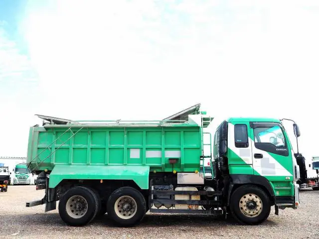いすゞ ギガ QKG-CXZ77AT(6x4)の写真6