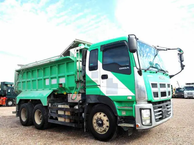 いすゞ ギガ QKG-CXZ77AT(6x4)の写真7