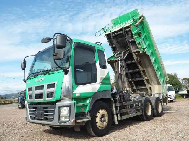 いすゞ ギガ QKG-CXZ77AT(6x4)の写真9