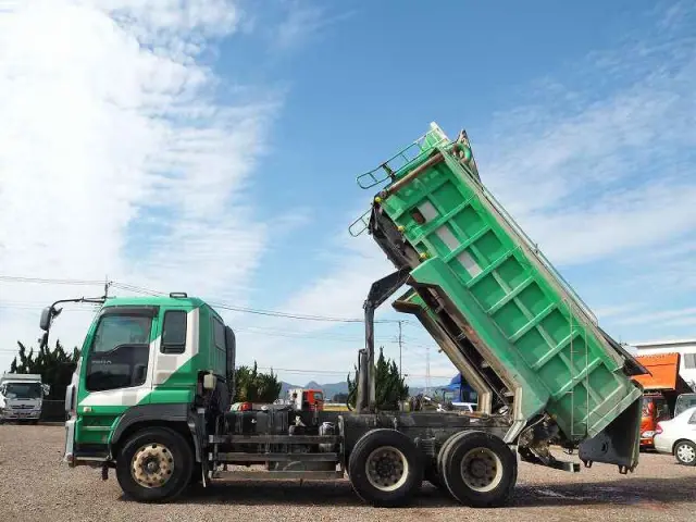 いすゞ ギガ QKG-CXZ77AT(6x4)の写真10