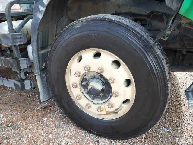 いすゞ ギガ QKG-CXZ77AT(6x4)の写真18