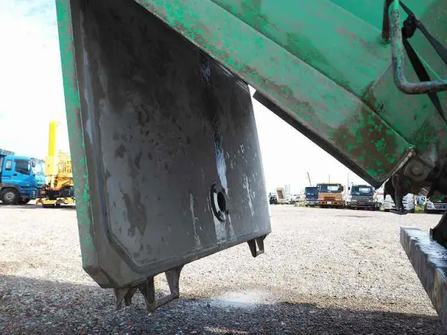 いすゞ ギガ QKG-CXZ77AT(6x4)の写真28