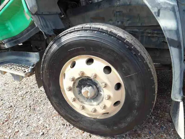 いすゞ ギガ QKG-CXZ77AT(6x4)の写真37