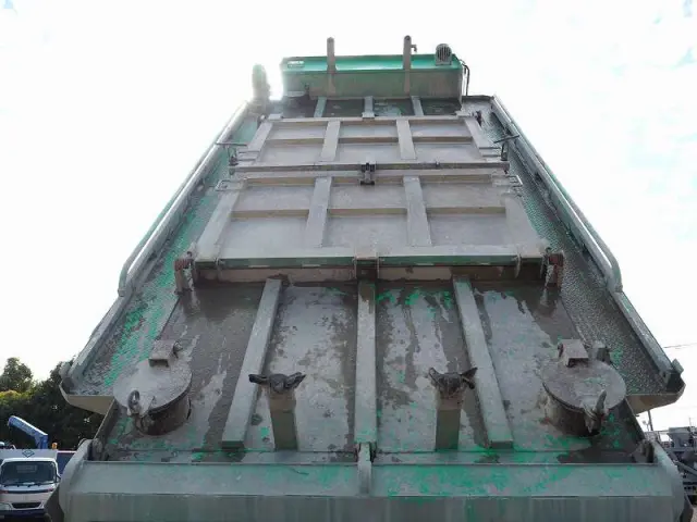 いすゞ ギガ QKG-CXZ77AT(6x4)の写真46