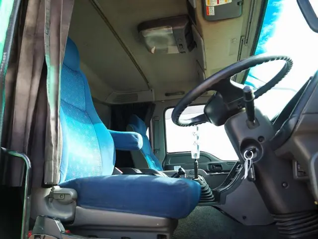 いすゞ ギガ QKG-CXZ77AT(6x4)の写真47