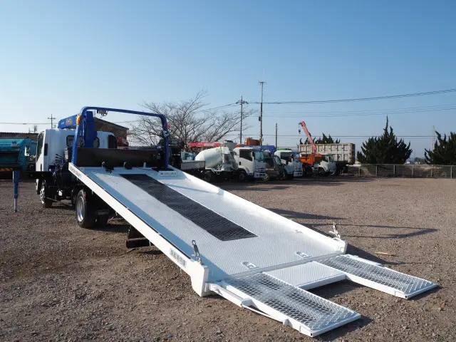 いすゞ エルフ TRG-NPR85AN(2WD)の写真3