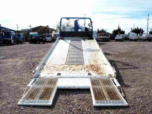 いすゞ エルフ TRG-NPR85AN(2WD)の写真4