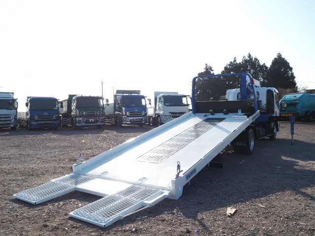 いすゞ エルフ TRG-NPR85AN(2WD)の写真5