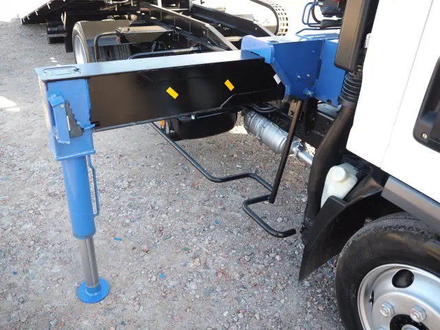 いすゞ エルフ TRG-NPR85AN(2WD)の写真9