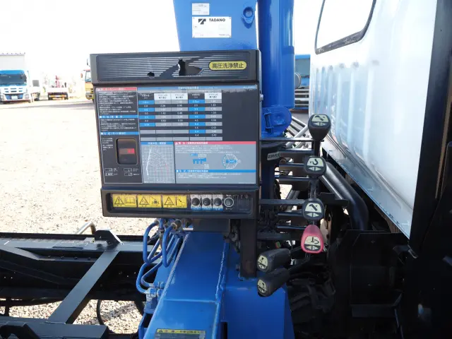 いすゞ エルフ TRG-NPR85AN(2WD)の写真10