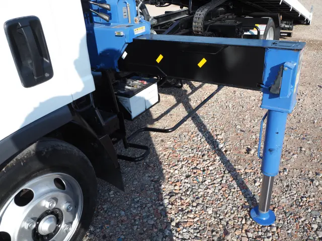 いすゞ エルフ TRG-NPR85AN(2WD)の写真13