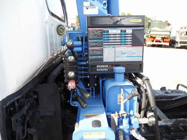 いすゞ エルフ TRG-NPR85AN(2WD)の写真14