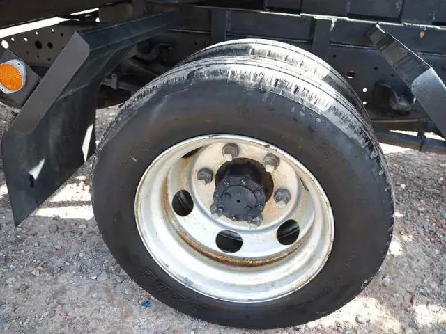 いすゞ エルフ TRG-NPR85AN(2WD)の写真22