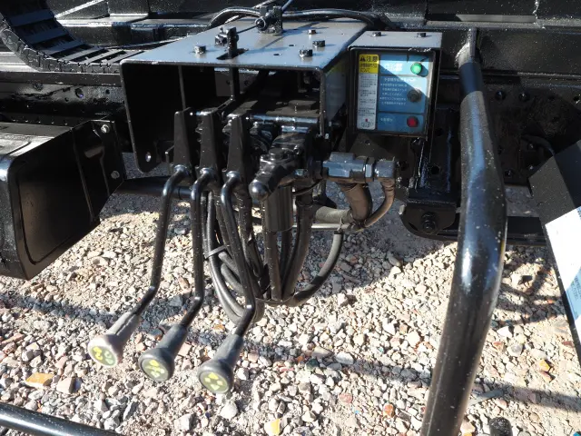 いすゞ エルフ TRG-NPR85AN(2WD)の写真40