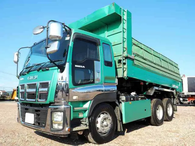 いすゞ ギガ QKG-CXZ77AT(6x4)の写真1