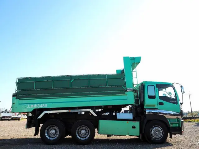 いすゞ ギガ QKG-CXZ77AT(6x4)の写真6