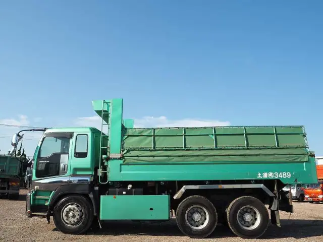 いすゞ ギガ QKG-CXZ77AT(6x4)の写真9